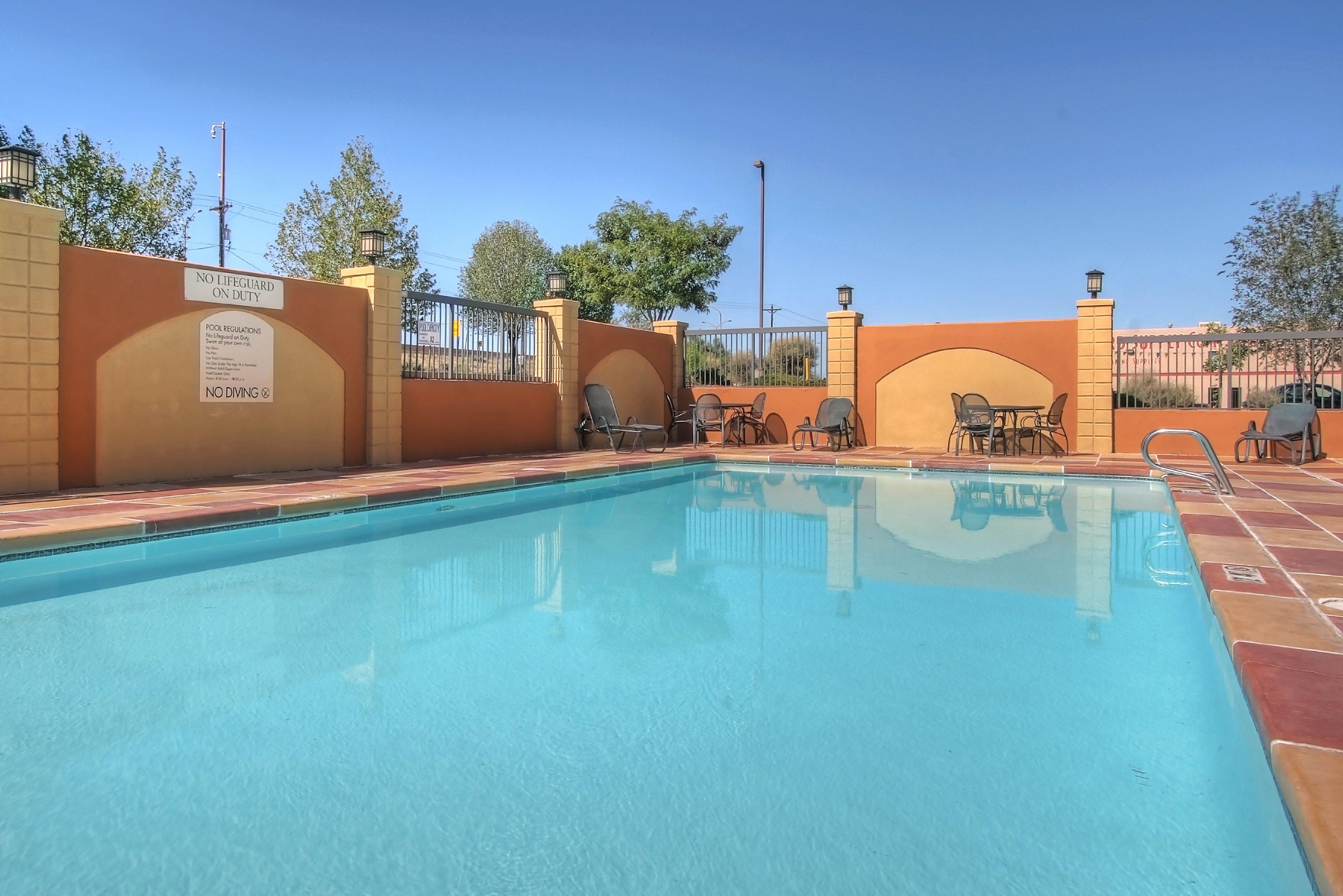 Holiday Inn Express Hotel & Suites Albuquerque Midtown By Ihg Exterior foto